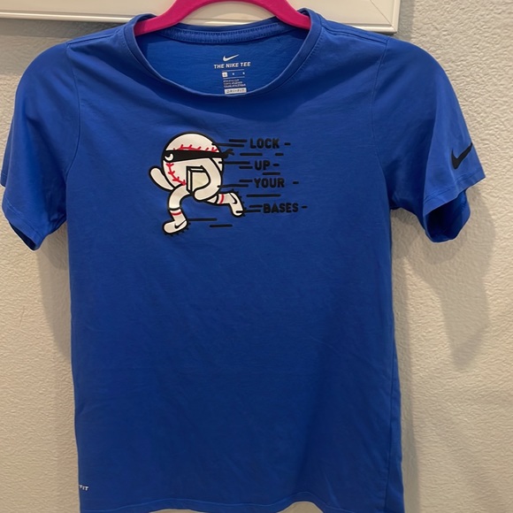 The Nike Tee - Picture 2 of 3